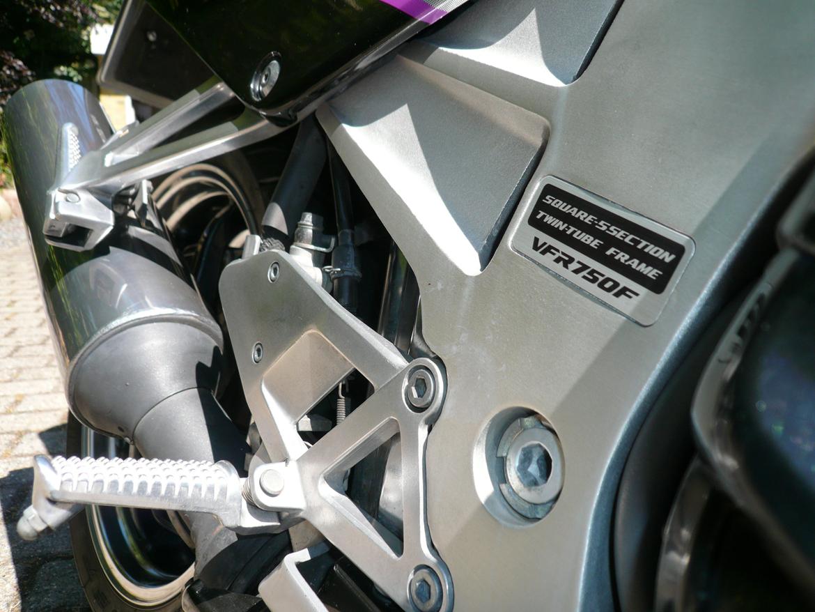 Honda VFR750F billede 21
