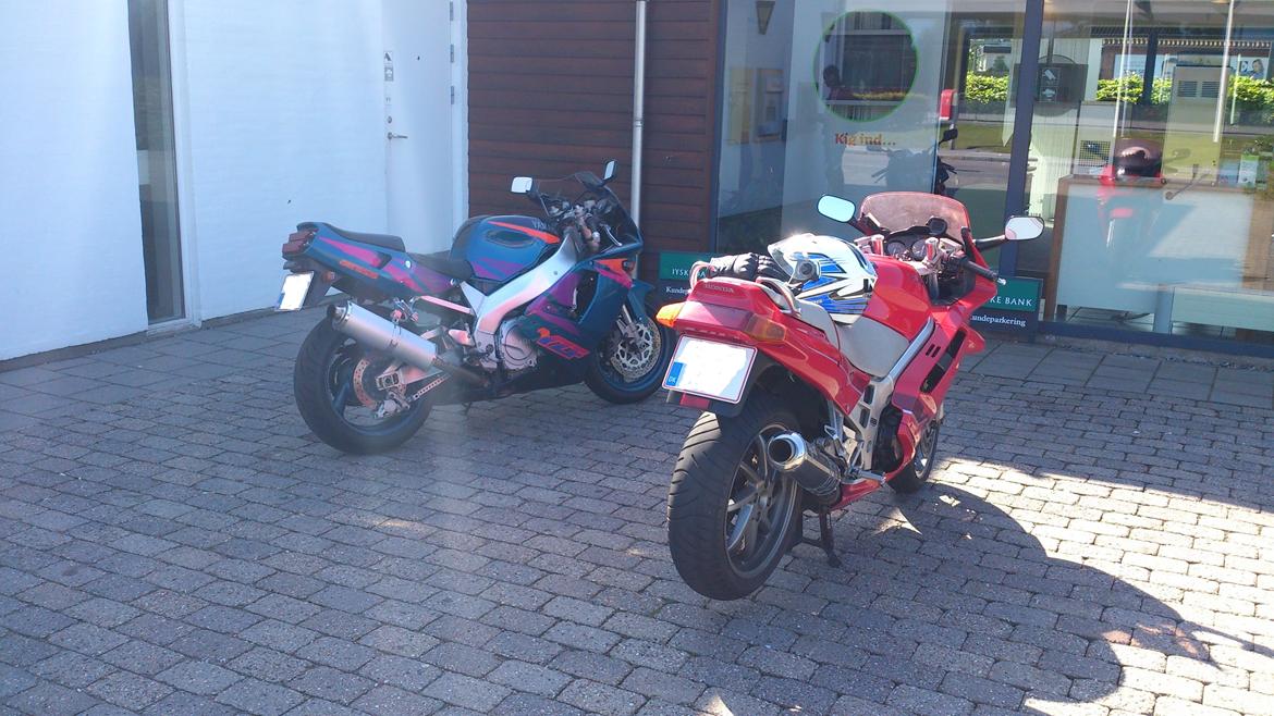 Yamaha YZF 750 R - mig min mc buddy billede 6