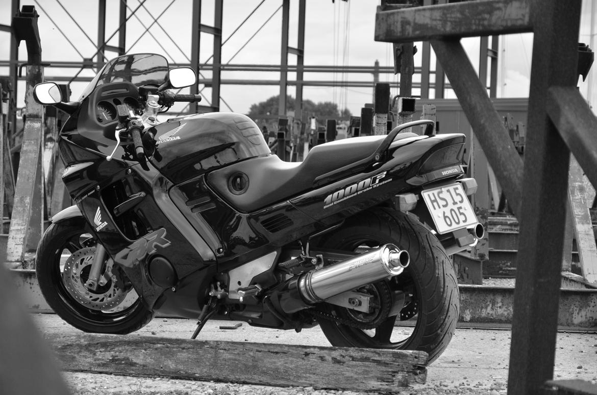 Honda CBR 1000 F billede 2