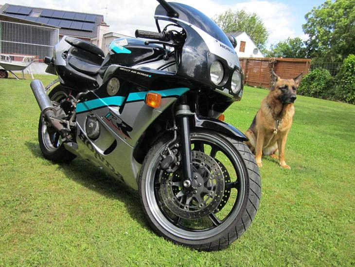 Honda CBR 400RR NC-29 billede 1