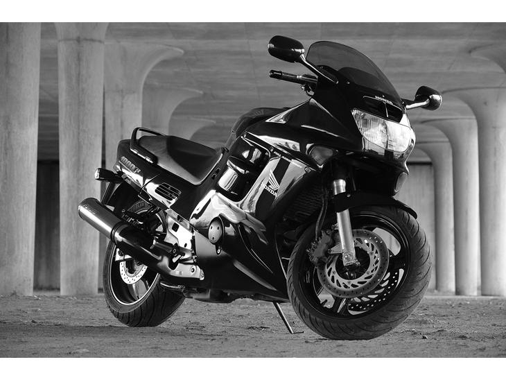Honda CBR 1000 F billede 1