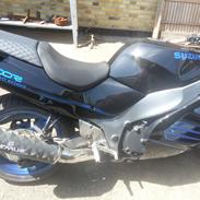 Suzuki RF 600 R