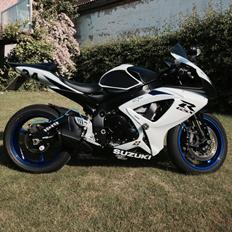 Suzuki gsxr 750 k7