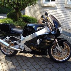 Yamaha yzf 750 sp