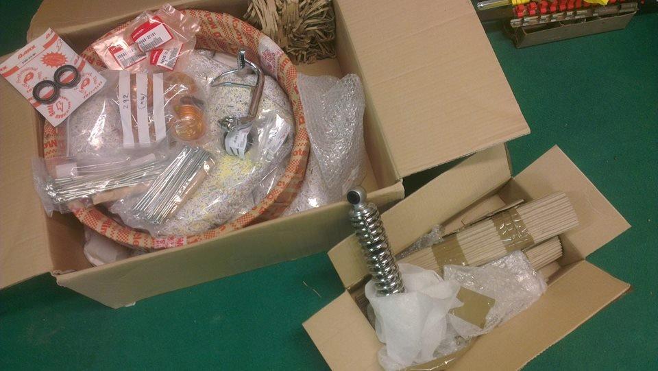 Honda CB400 F Super sport (efter) - Pakke fra England billede 6