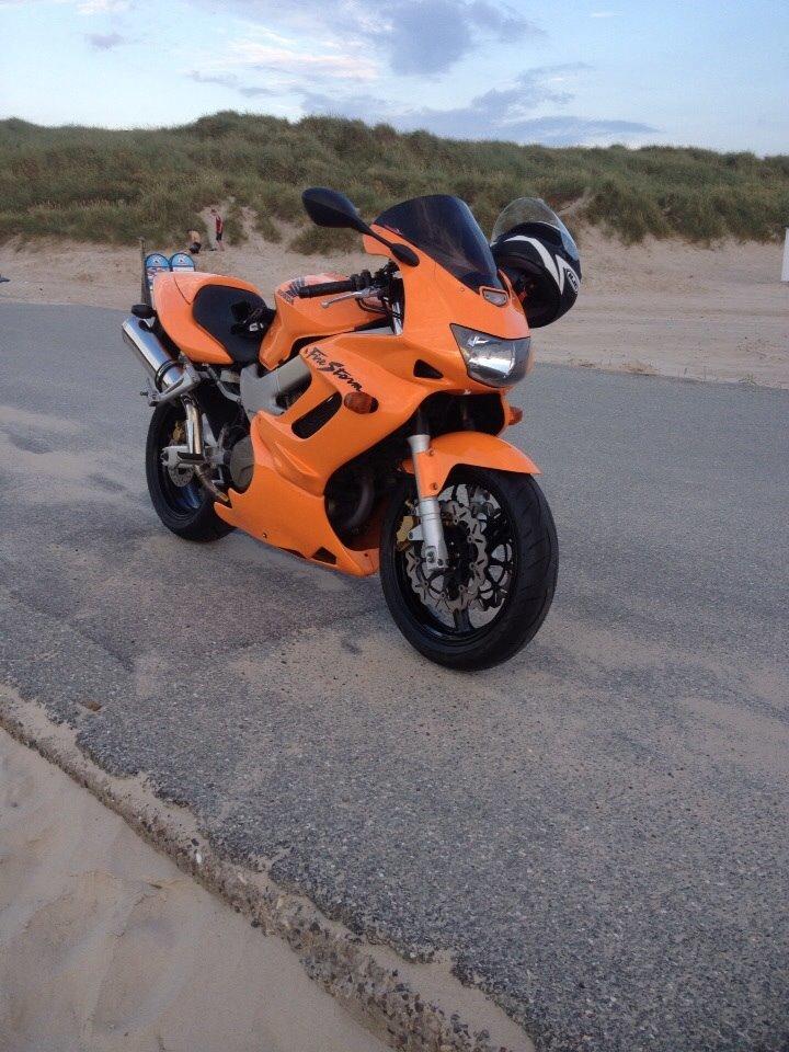 Honda Vtr Firestorm billede 2