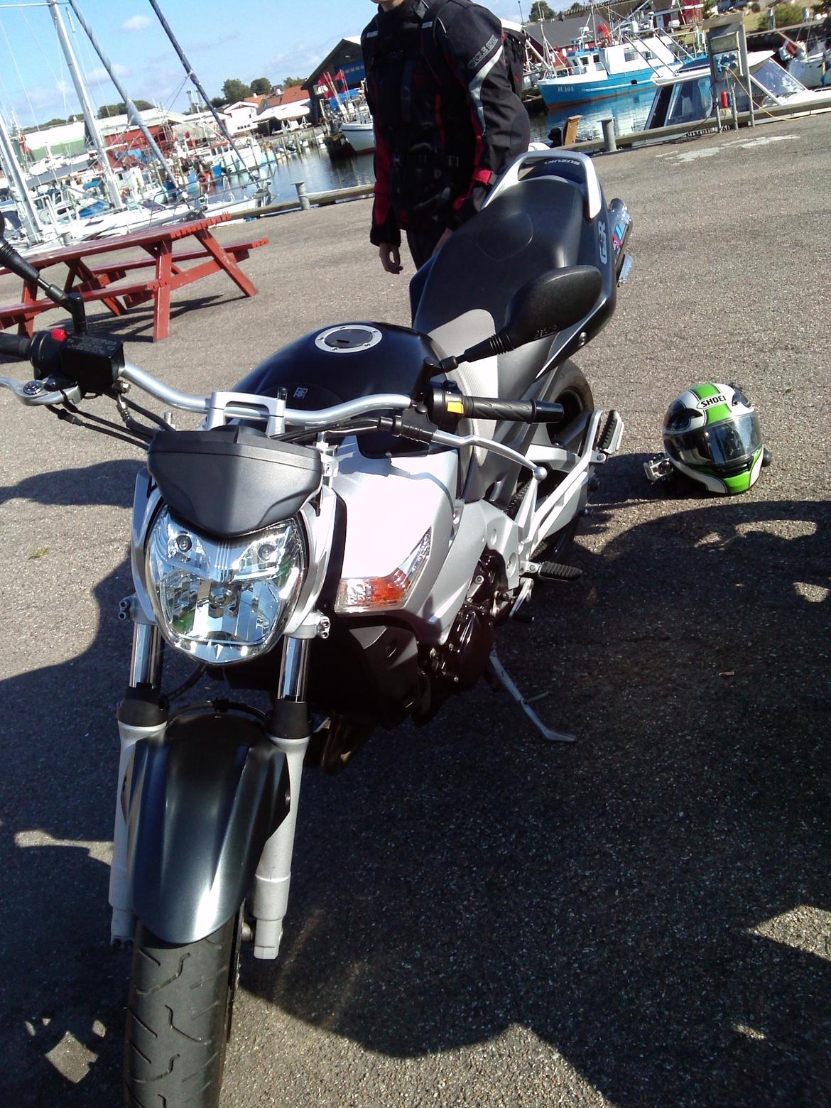 Suzuki GSR 600 billede 15