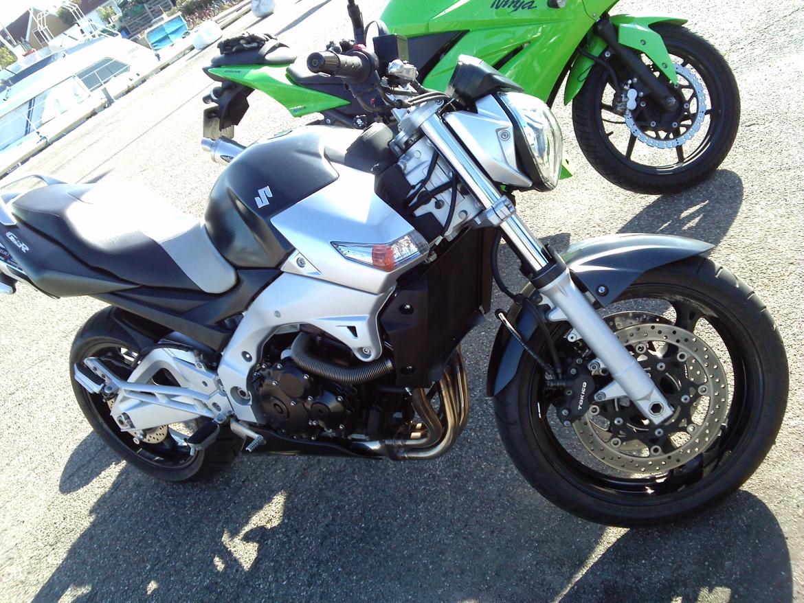 Suzuki GSR 600 billede 17