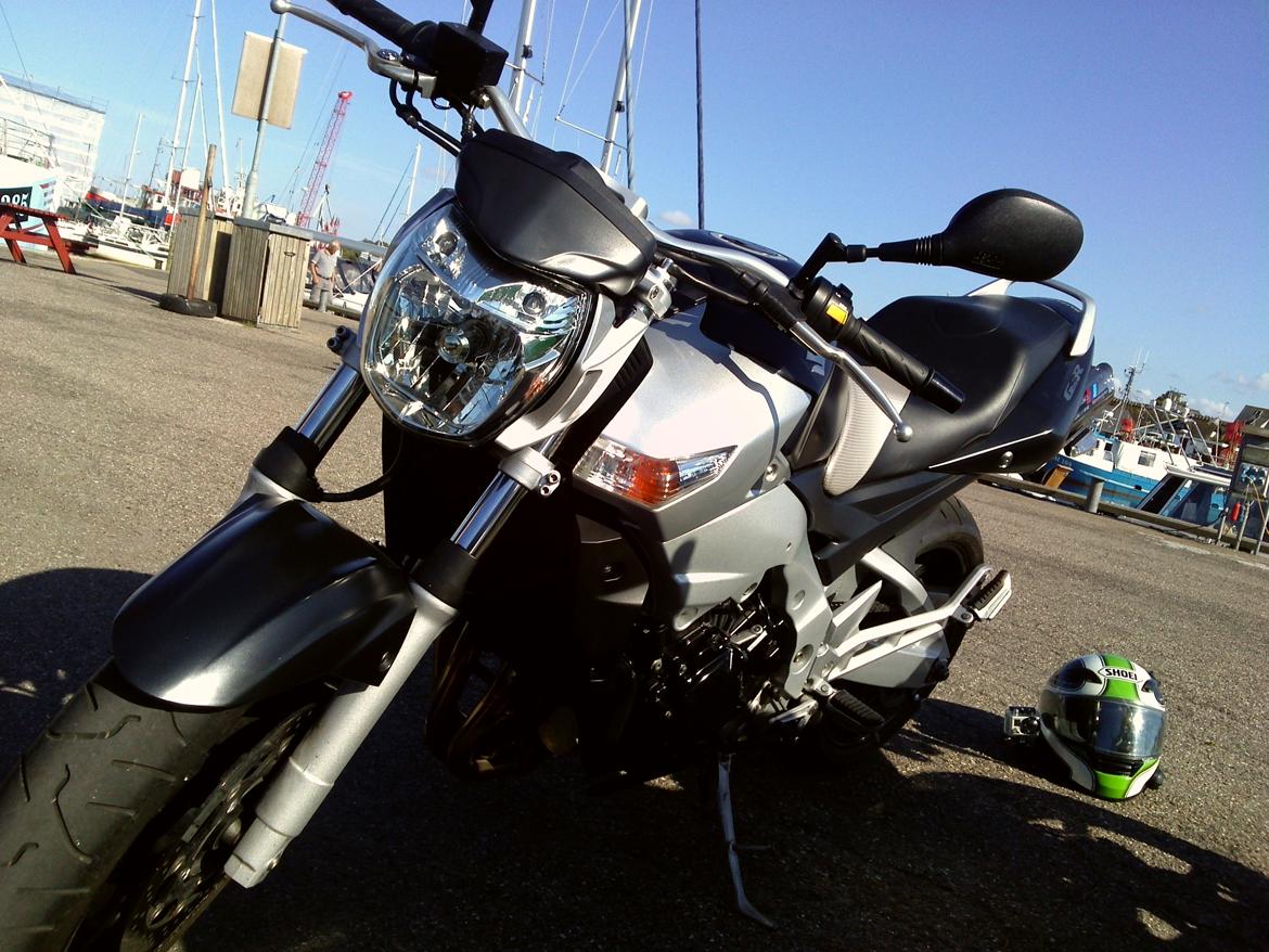 Suzuki GSR 600 billede 8