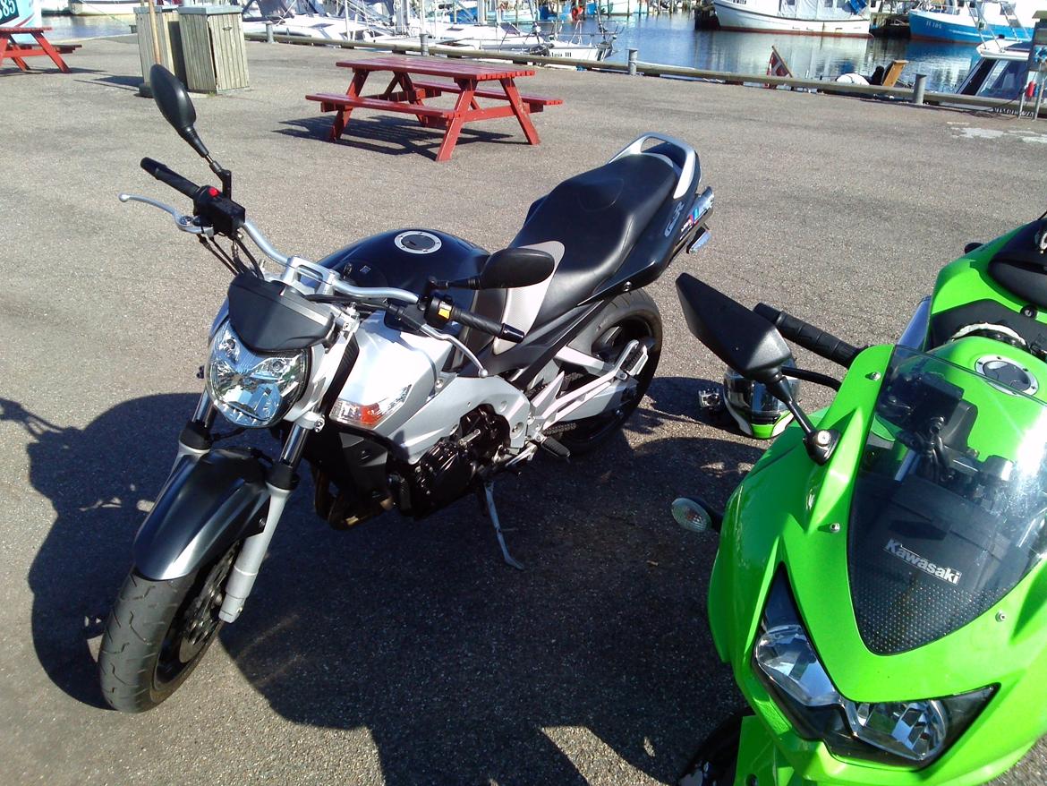 Suzuki GSR 600 billede 12