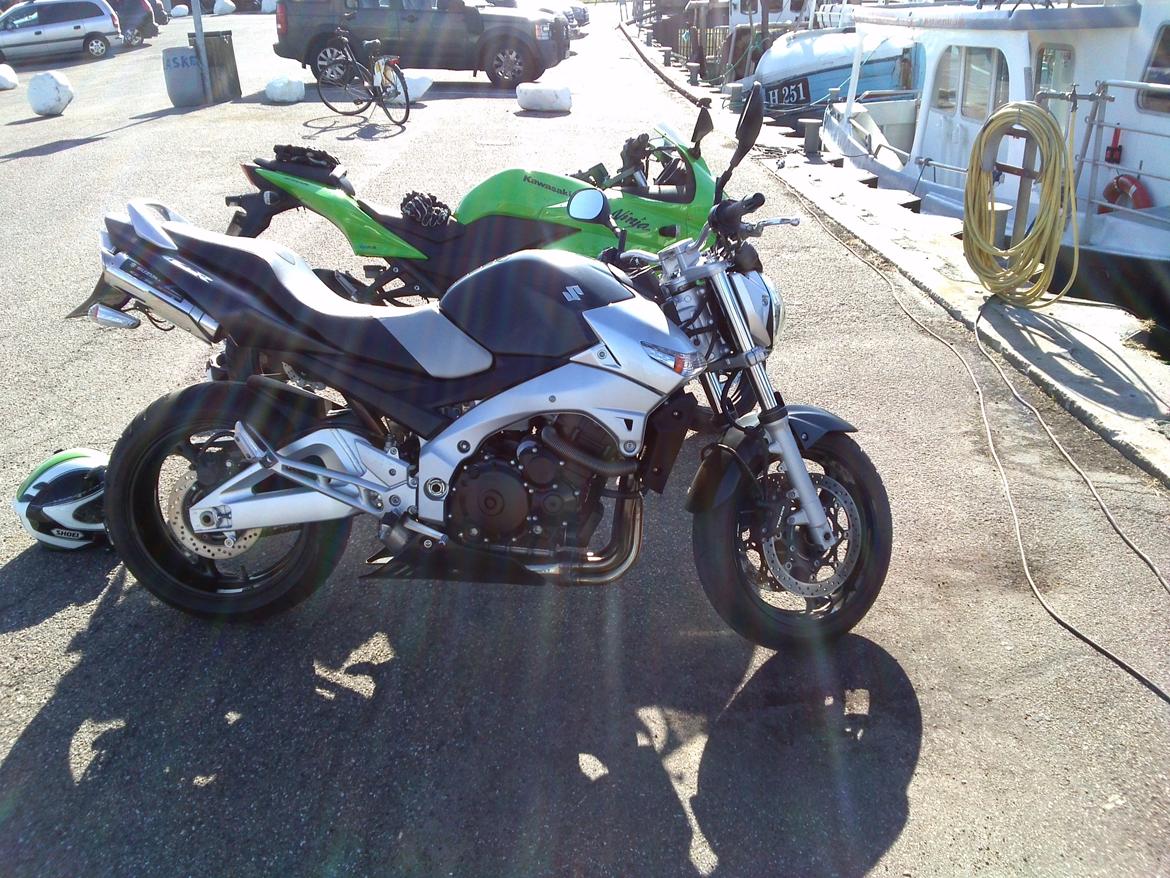 Suzuki GSR 600 billede 13