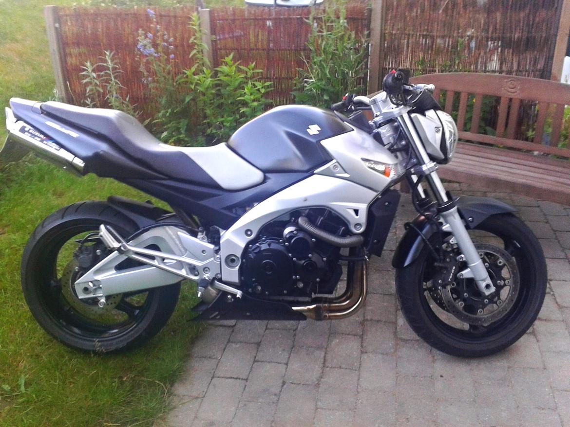 Suzuki GSR 600 billede 9