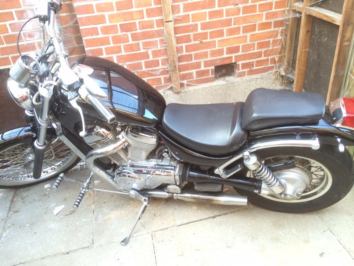 Suzuki Intruder VS 800 billede 15