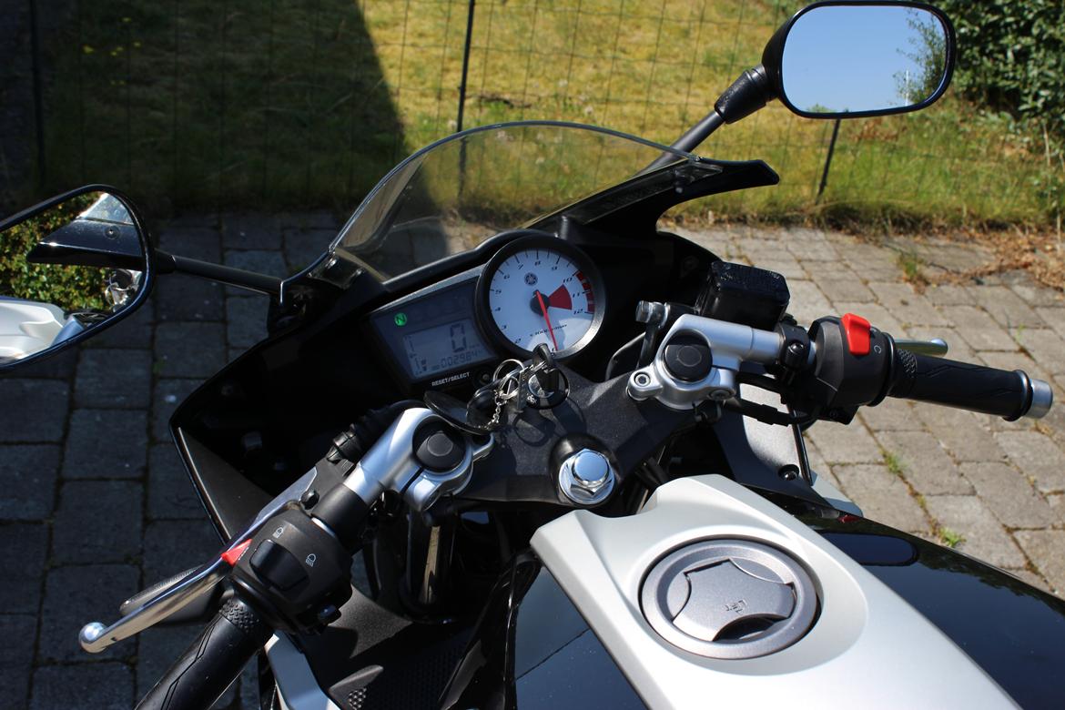 Yamaha YZF R125 billede 5