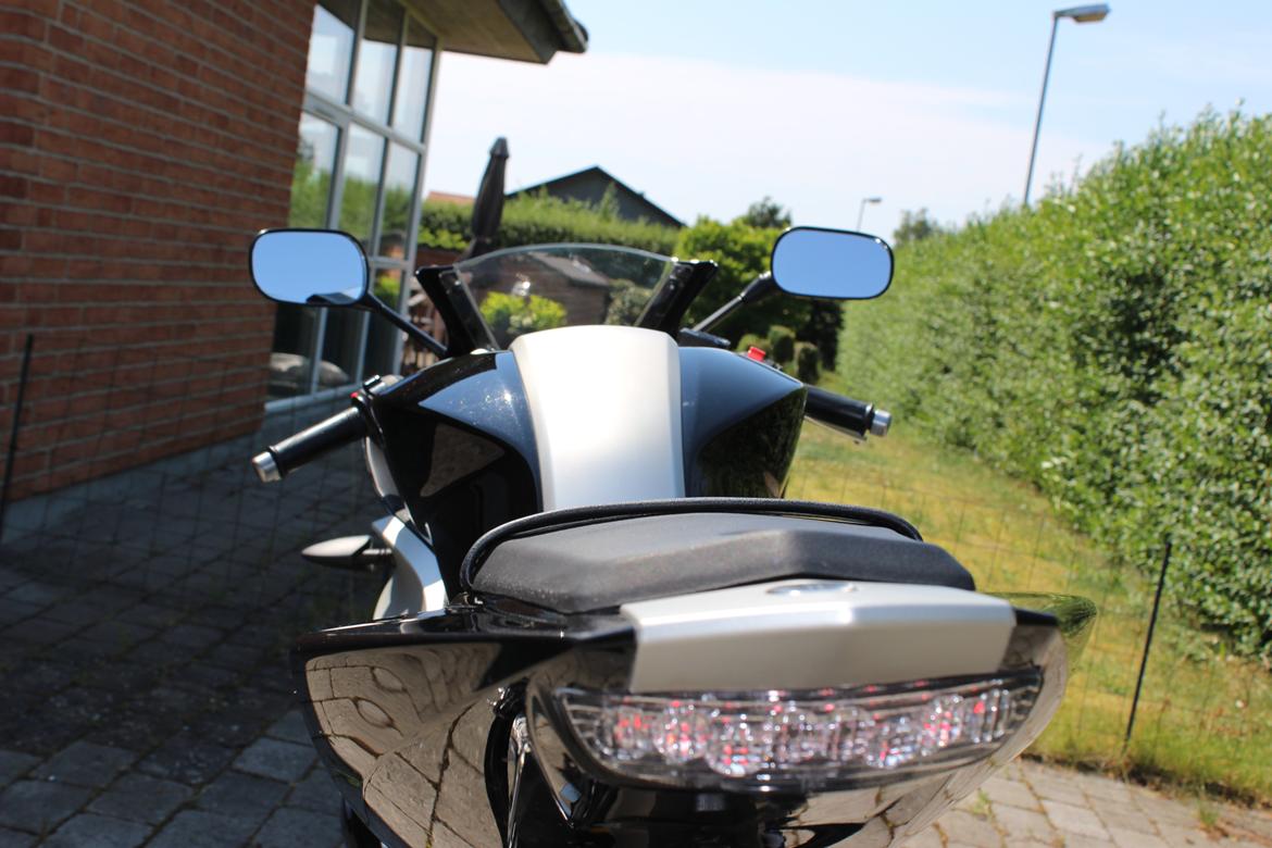 Yamaha YZF R125 billede 6