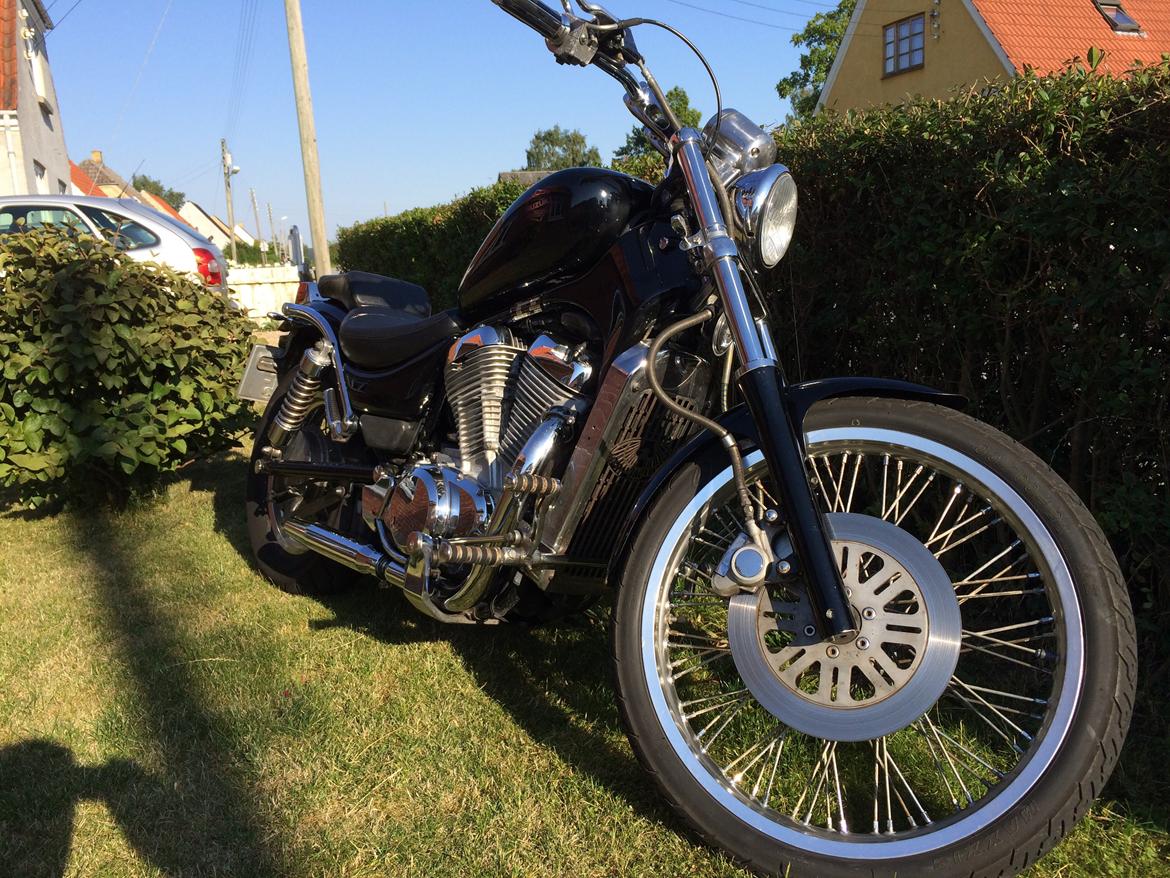 Suzuki Intruder VS 800 billede 6