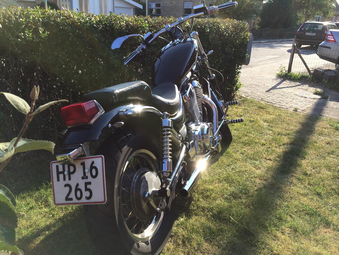 Suzuki Intruder VS 800 billede 8