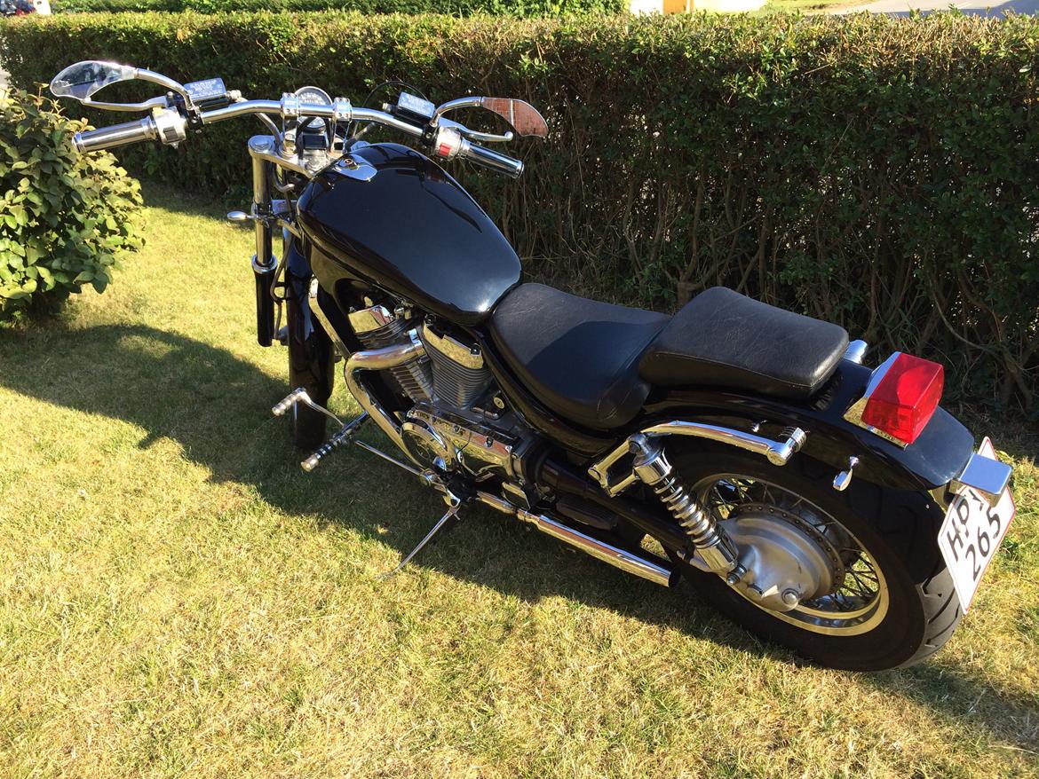 Suzuki Intruder VS 800 billede 9