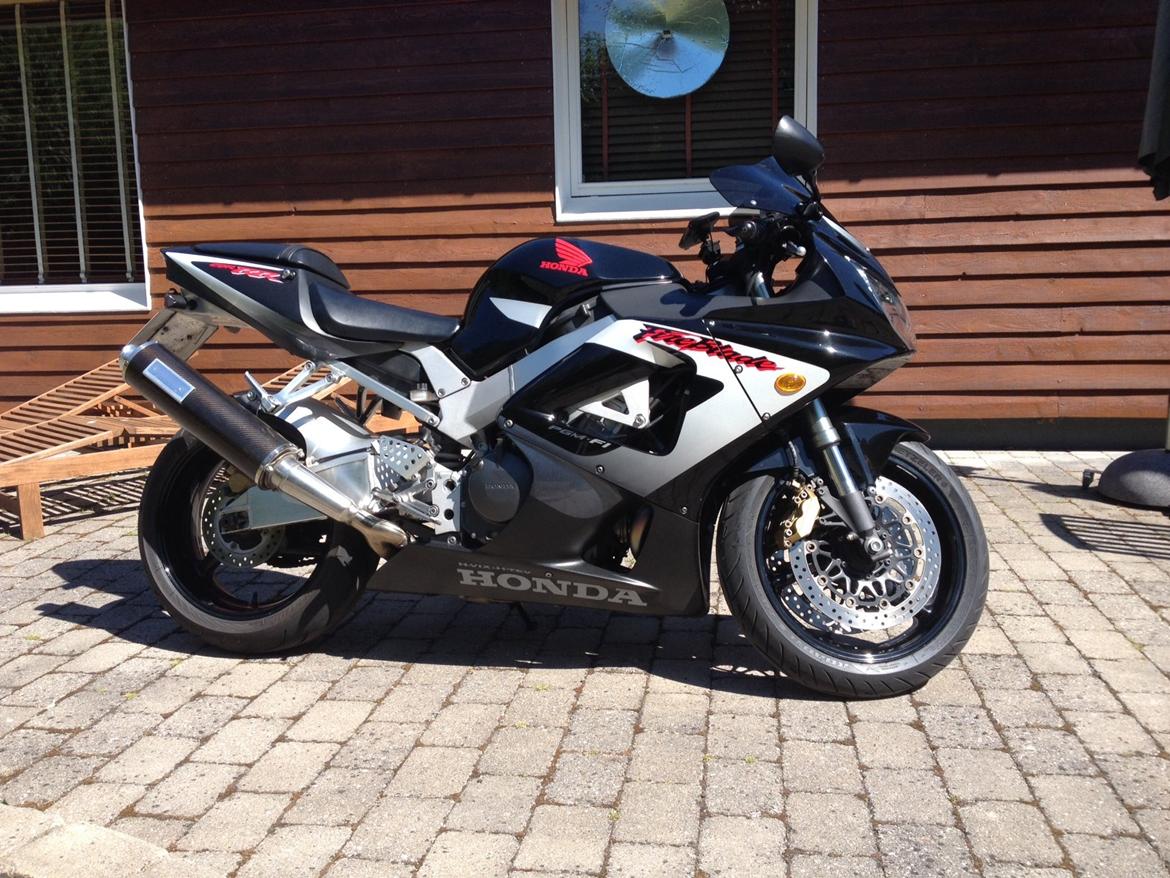 Honda cbr929rr характеристики