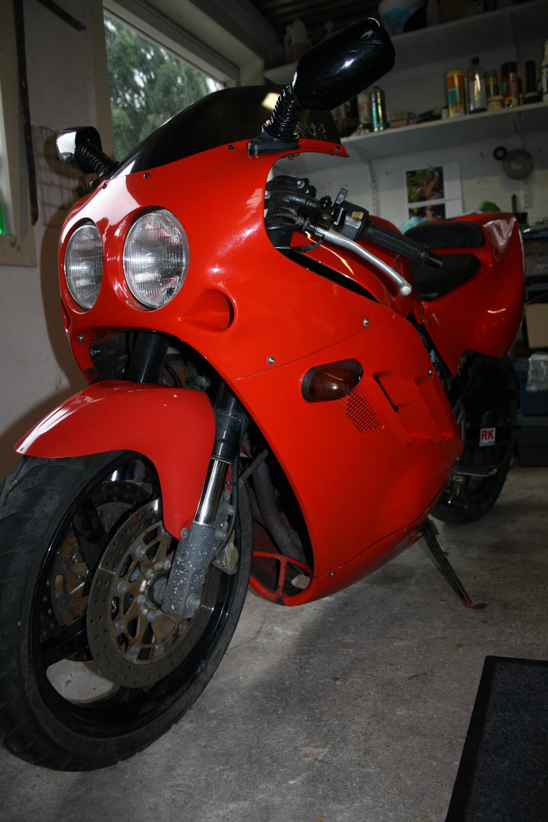 Suzuki GSX 400 X billede 17