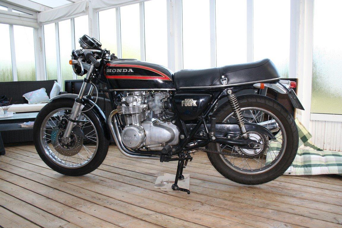 Honda CB550 K3 - Synes den er forbedret med diskrete tiltag :) billede 1