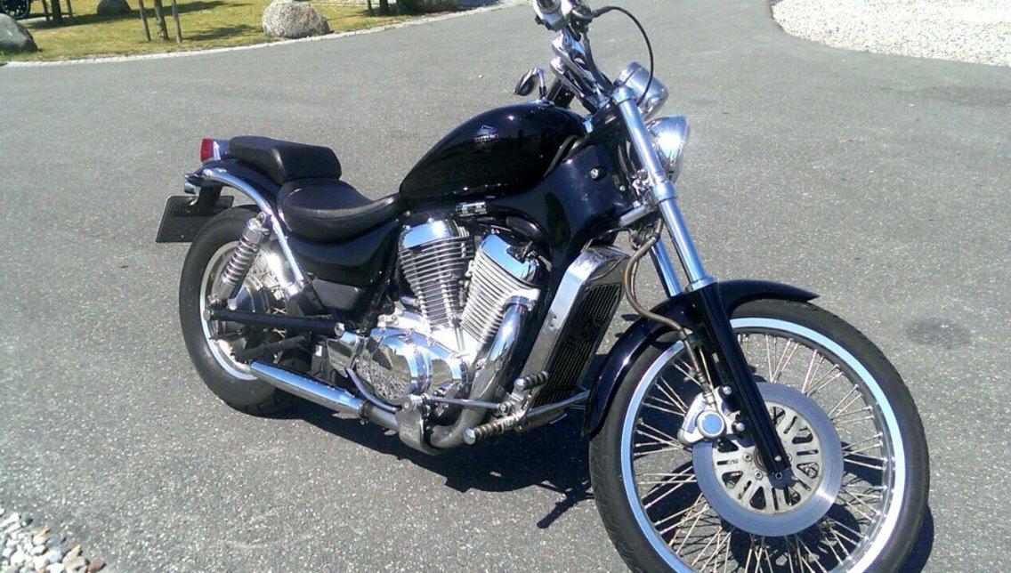 Suzuki Intruder VS 800 billede 21