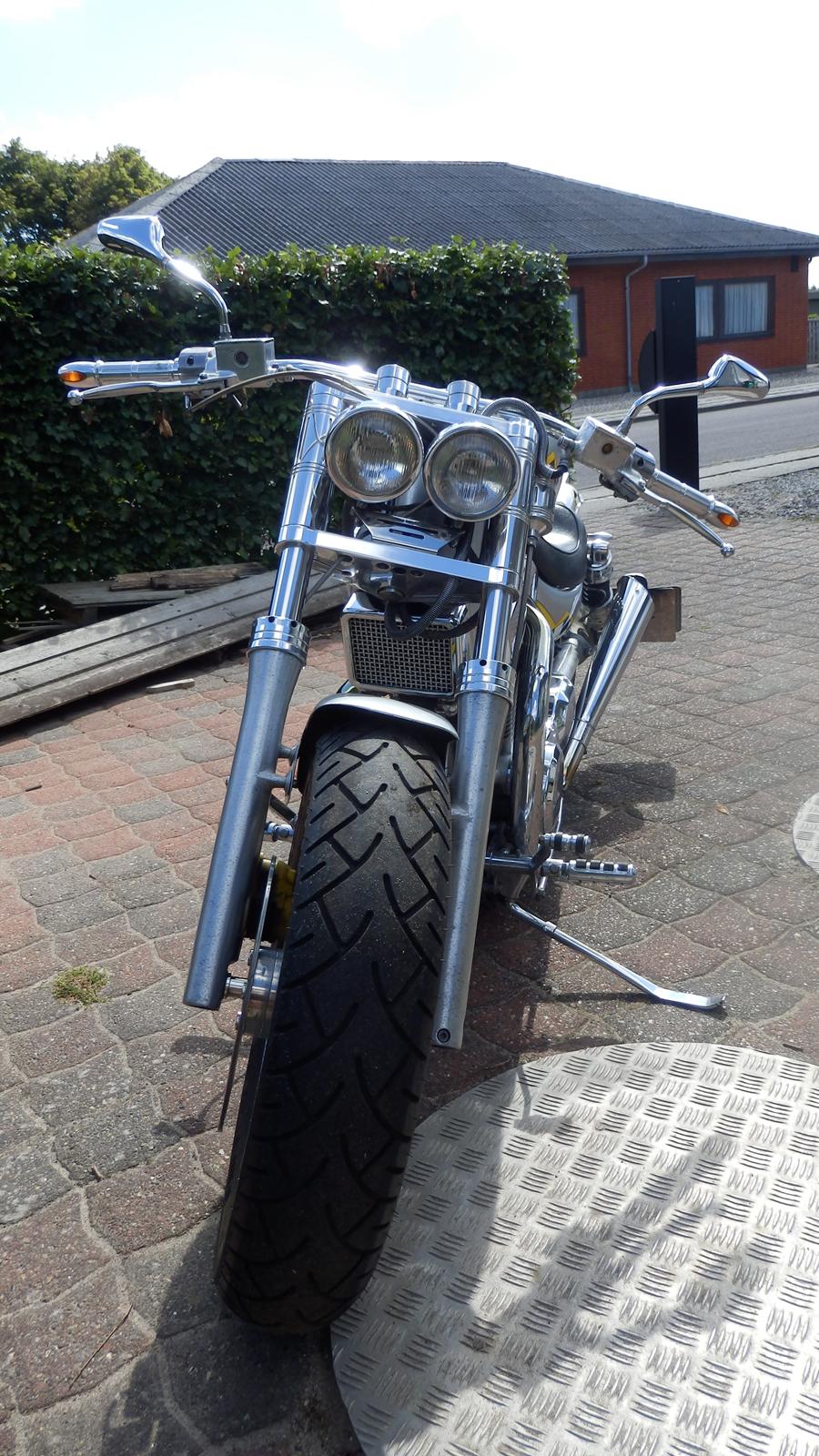 Suzuki Intruder VS 1400 billede 2