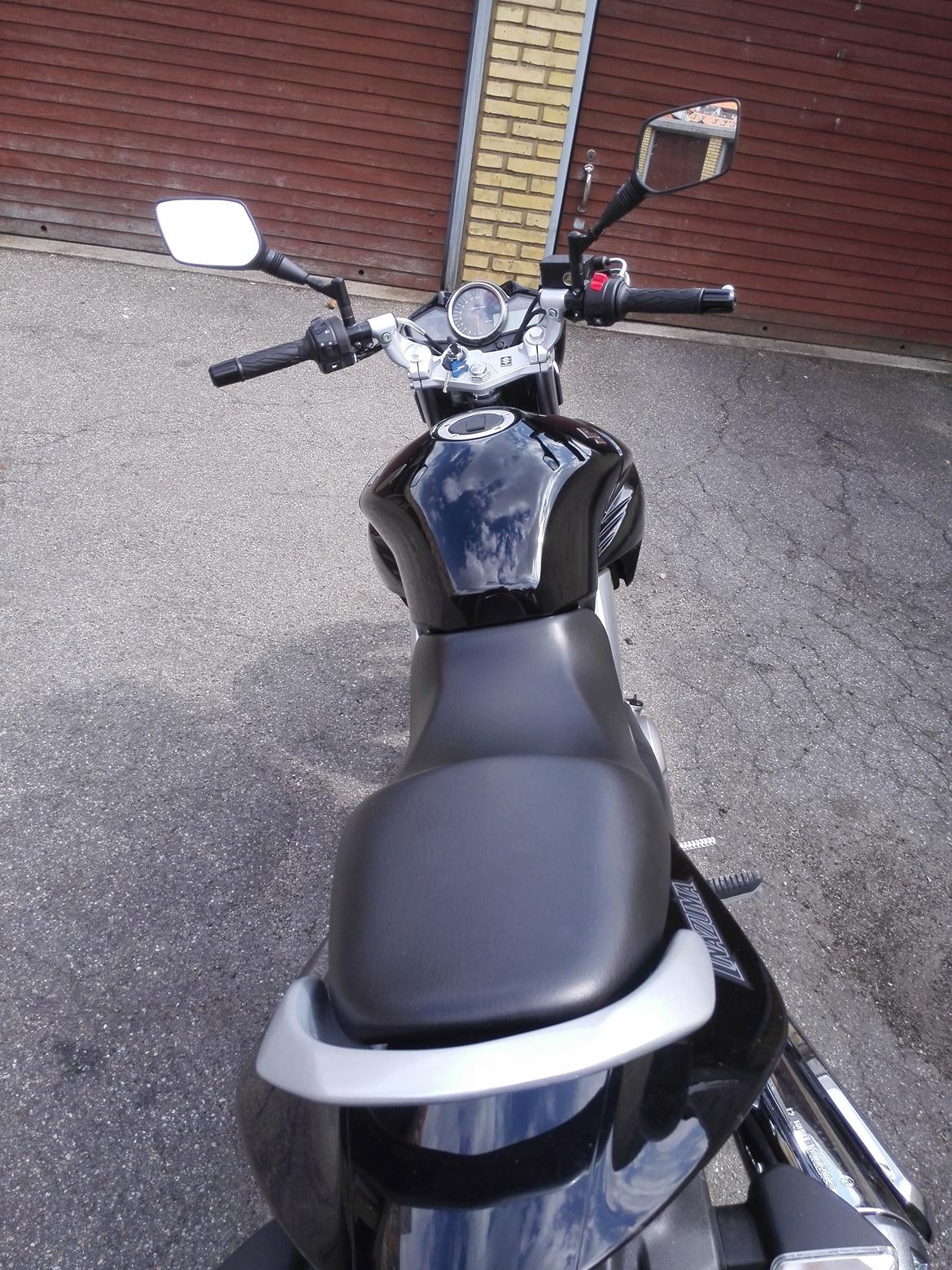 Suzuki GW 250 Inazuma billede 4