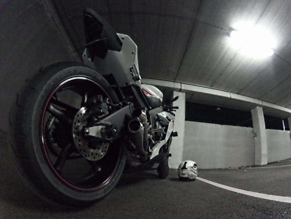 Yamaha YZF R6 billede 15