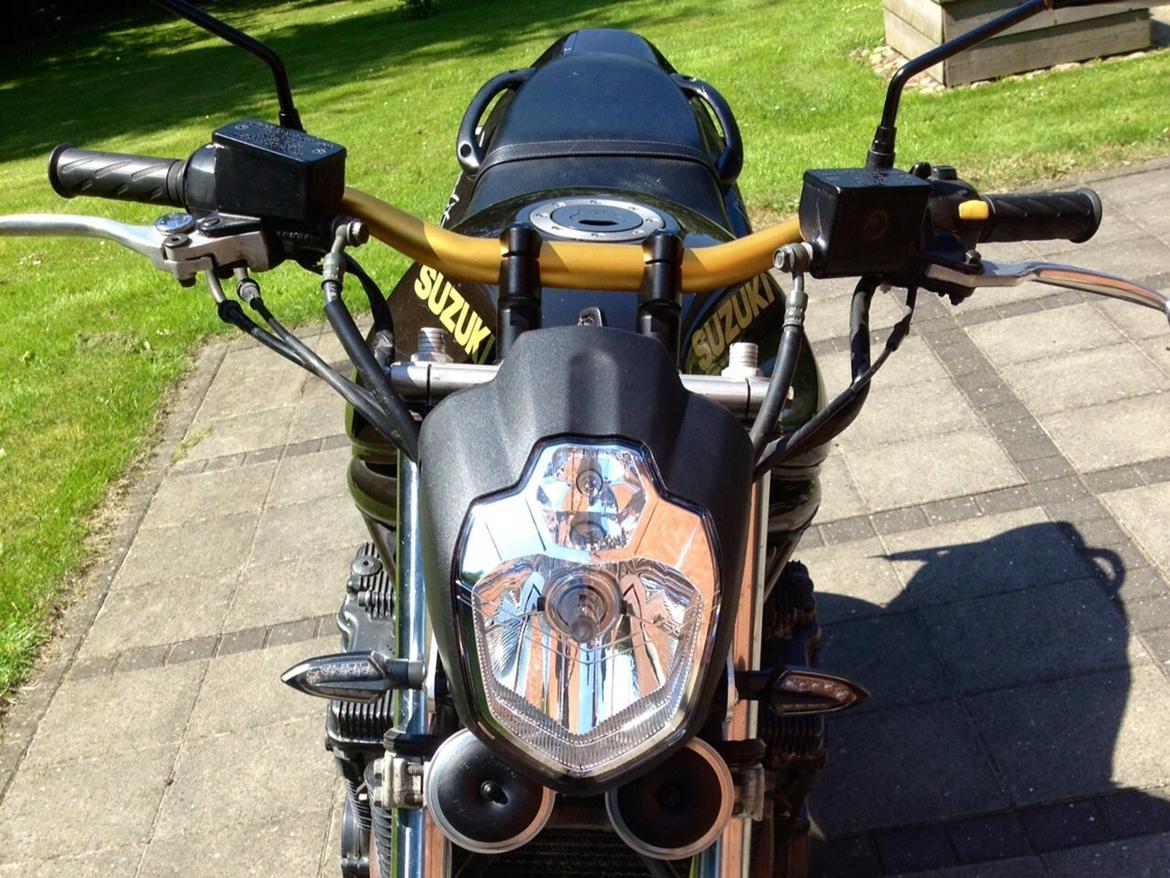 Suzuki Bandit 1200N (GSF1200N) SOLGT billede 1