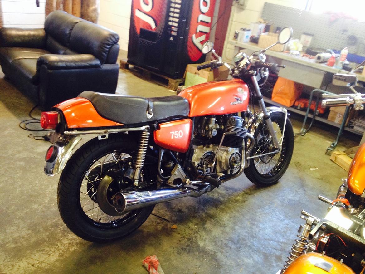 Honda Cb750 k7 supersport  billede 4