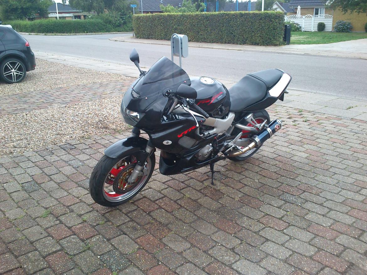 Honda VTR 1000 Firestorm billede 4