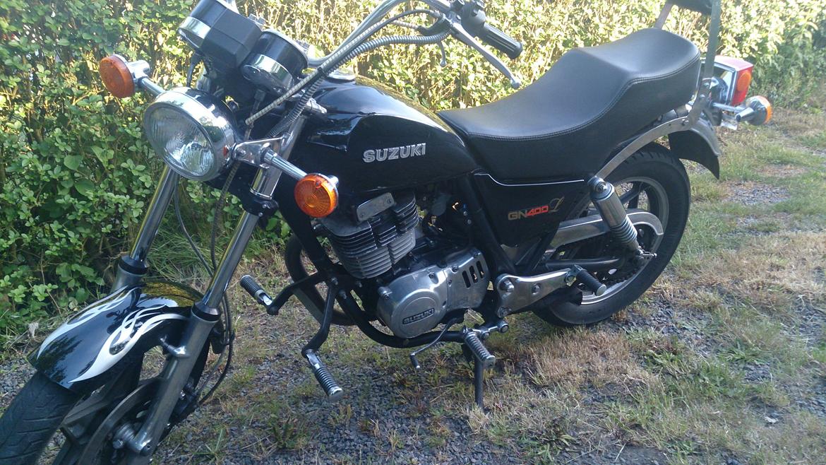 Suzuki GN 400 L billede 1