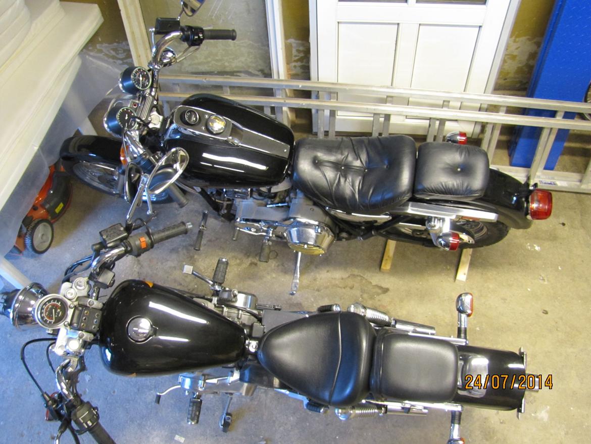 Harley Davidson FXR - FXR og Rebel - næsten lige lange, alligevel er der himmelvid forskel i siddestilling billede 14