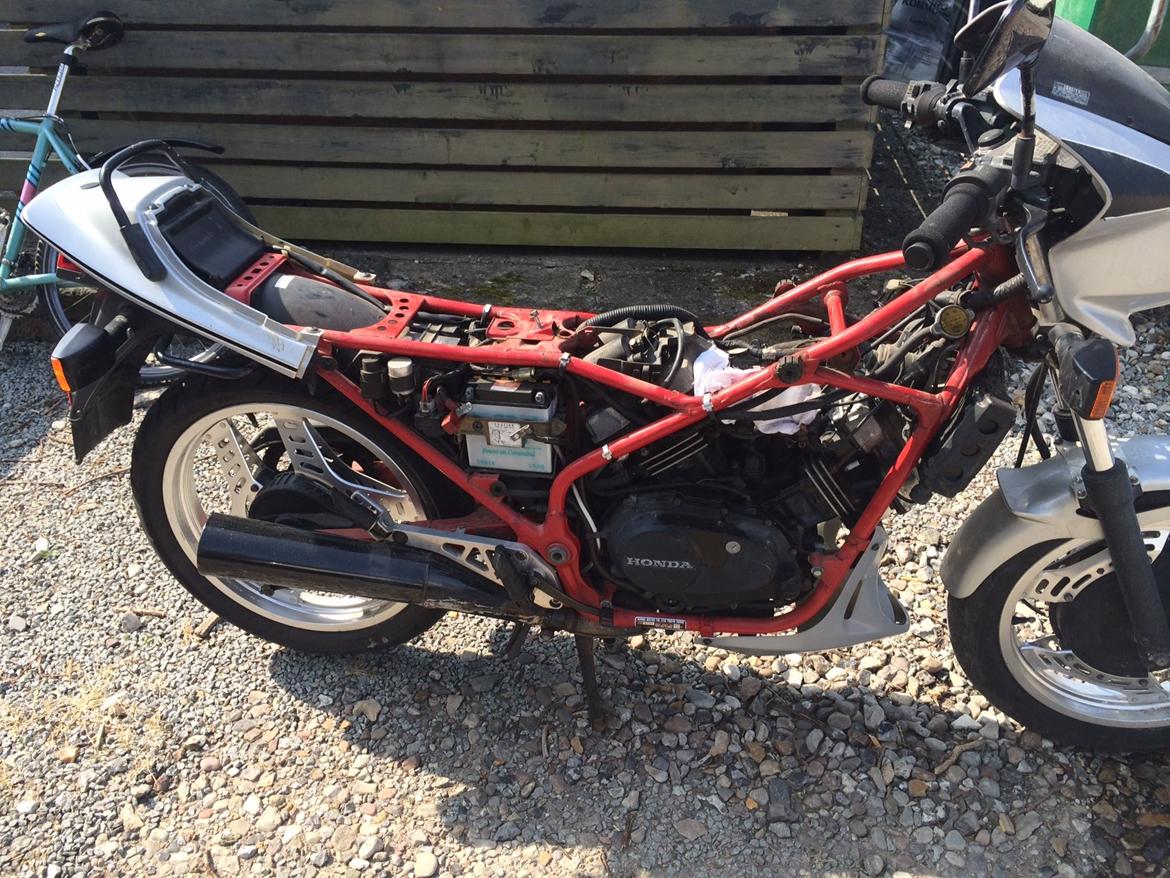 Honda VT 250F billede 14