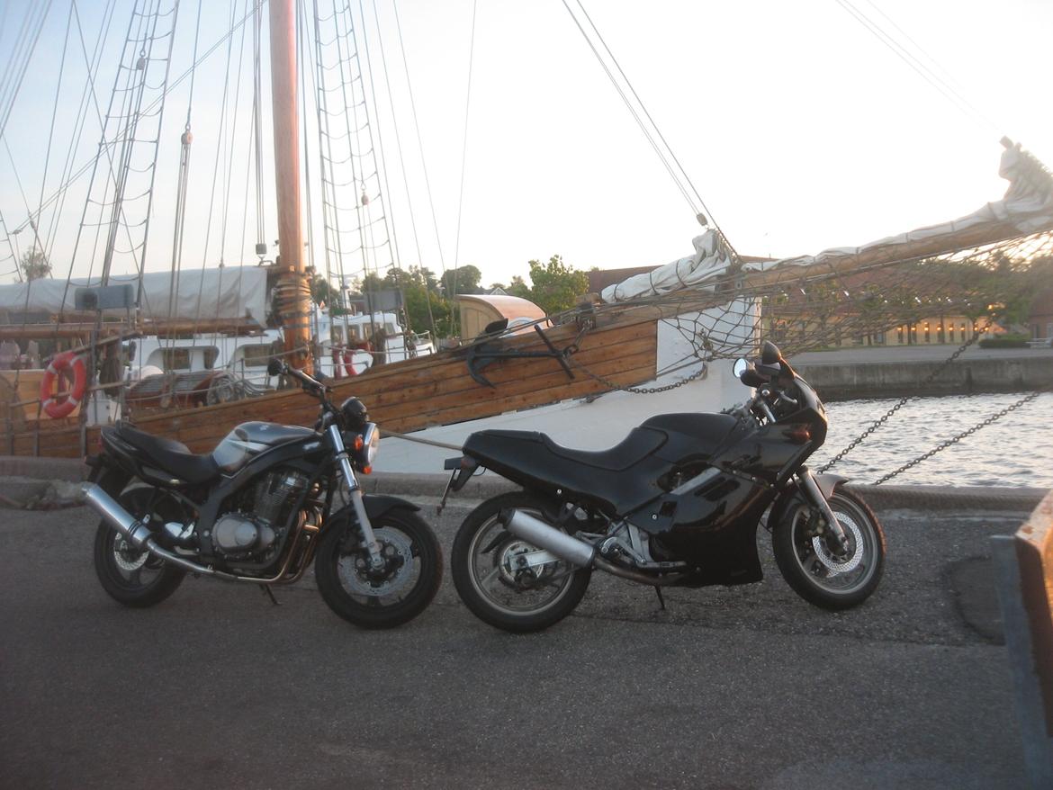 Suzuki GSXR 250 - Mariager havn med min kammerat Victor på hans GS500  billede 28