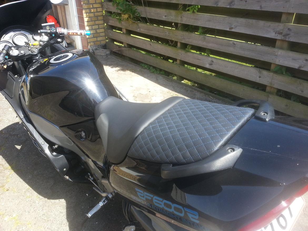 Suzuki RF 600 R billede 2