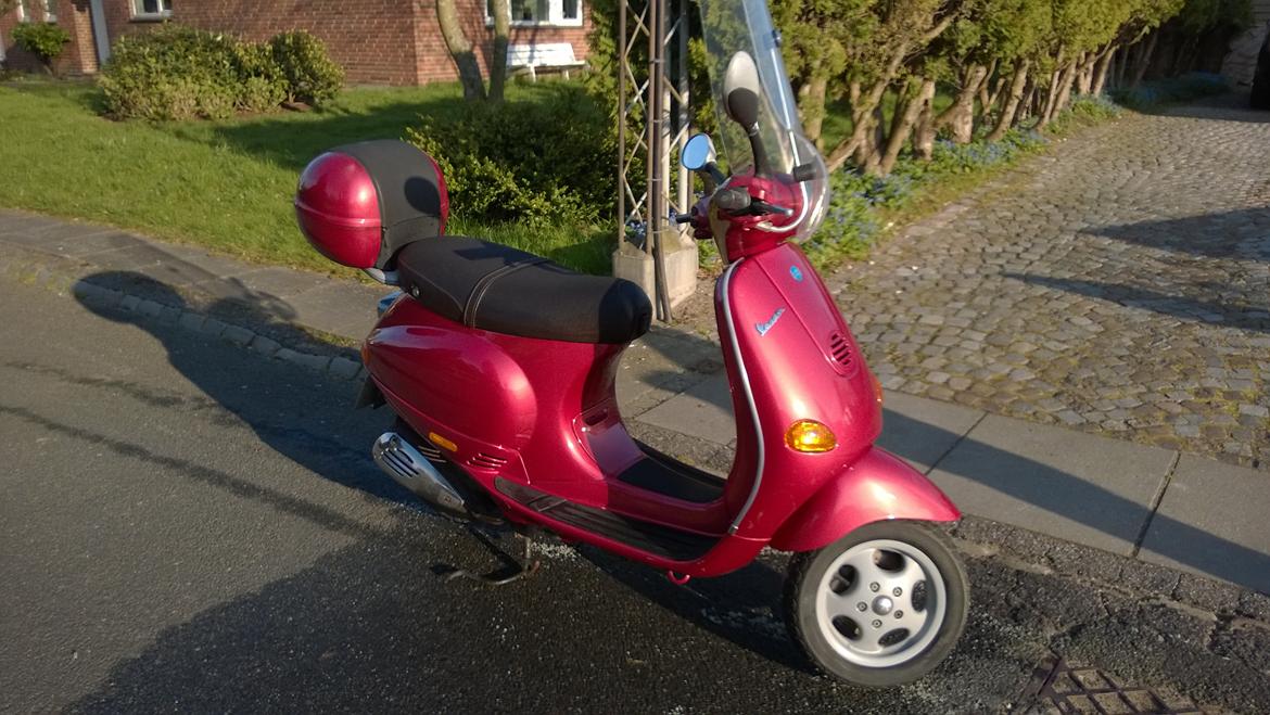 Piaggio Vespa ET4 billede 2