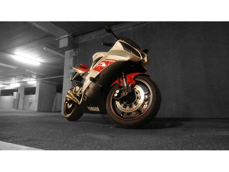 Yamaha YZF R6 billede 1