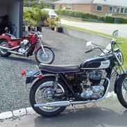 Triumph Bonneville V