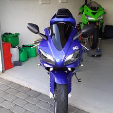Yamaha yzf r1
