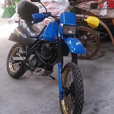 Suzuki Dr 500 s