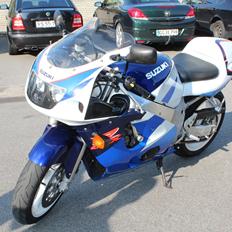 Suzuki GSXR SRAD 600