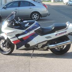 Honda CBR1000F /P