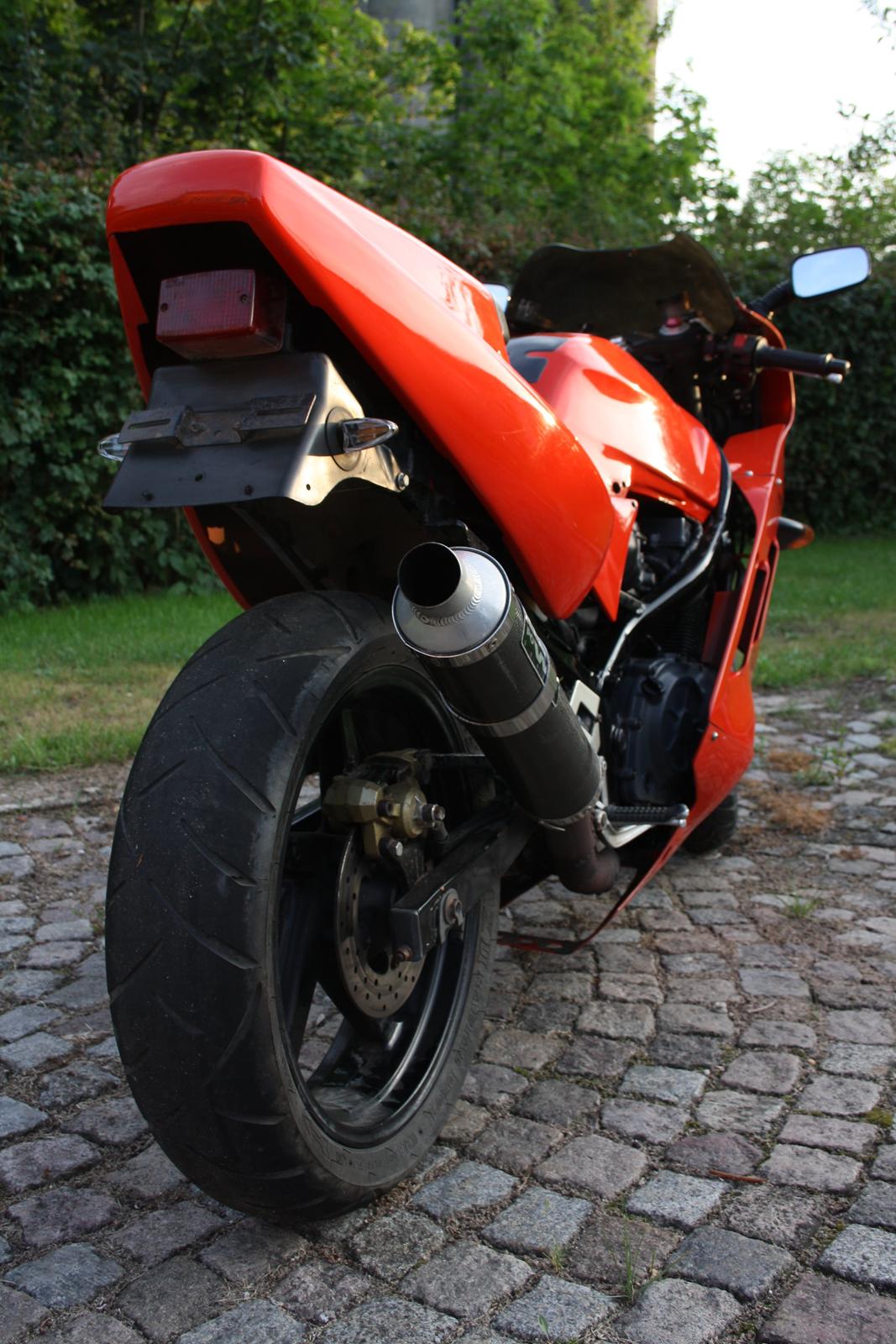 Suzuki GSX 400 X billede 4