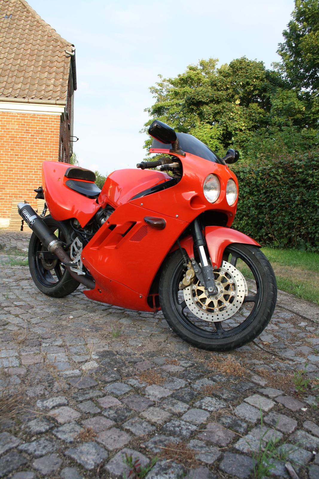 Suzuki GSX 400 X billede 1