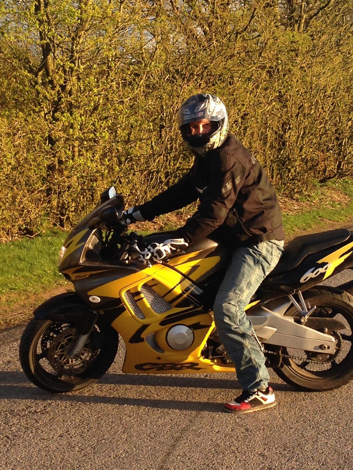 Honda CBR 600 F3 billede 1