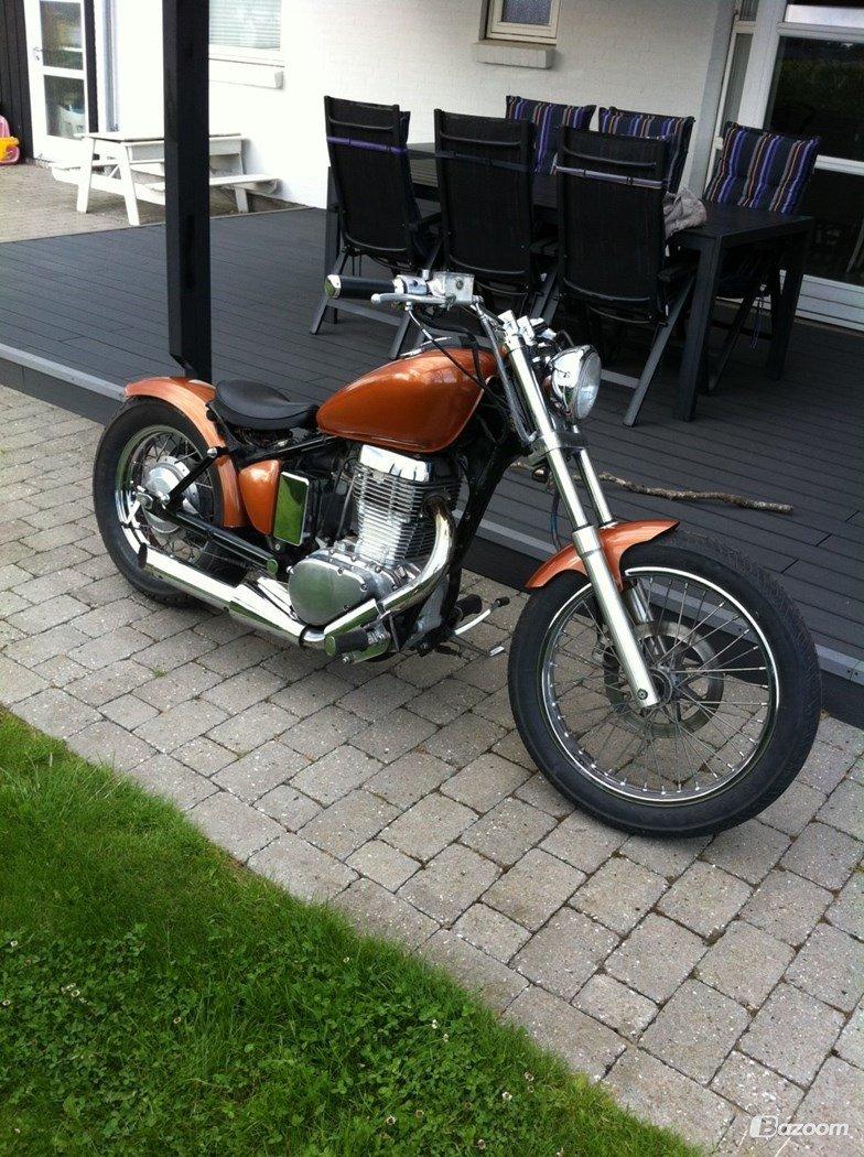 Suzuki Savage 650 LS (Bobber) billede 3