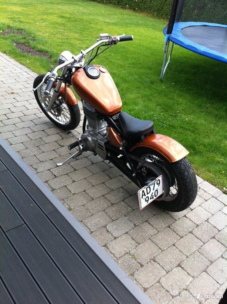 Suzuki Savage 650 LS (Bobber) billede 4