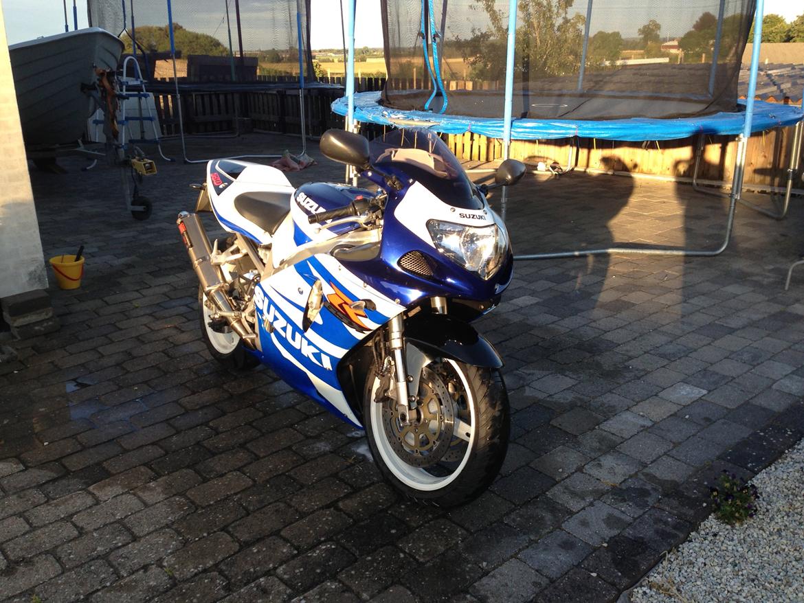 Suzuki GSX-R750 K3 *SOLGT* - Helt standart som jeg har købt den. billede 3